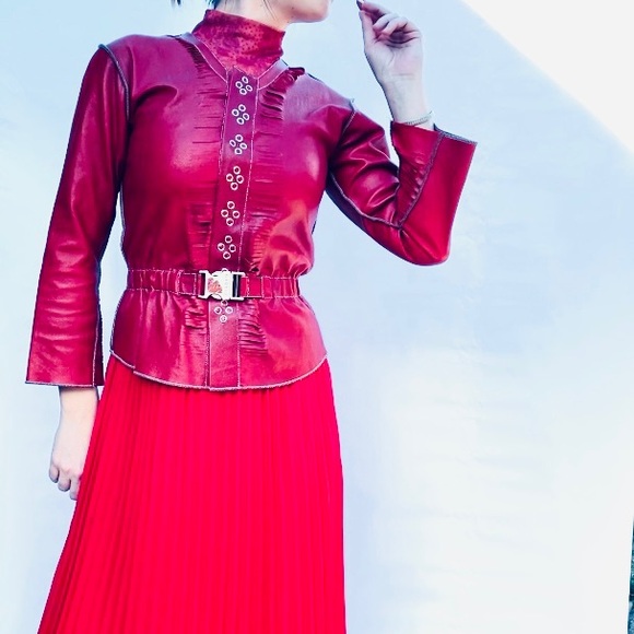 PEPLUMandPLAID - Picture 4 of 16